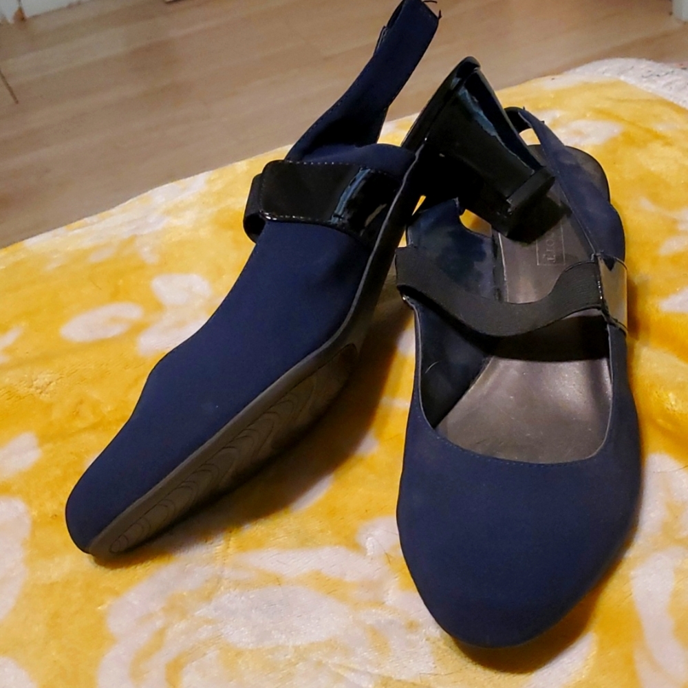 Laura Scott shoes sling back almost no wear worn once